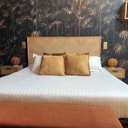 Logis Hotel La Breche - Restaurant Berthelot Αμπουάζ Εξωτερικό φωτογραφία
