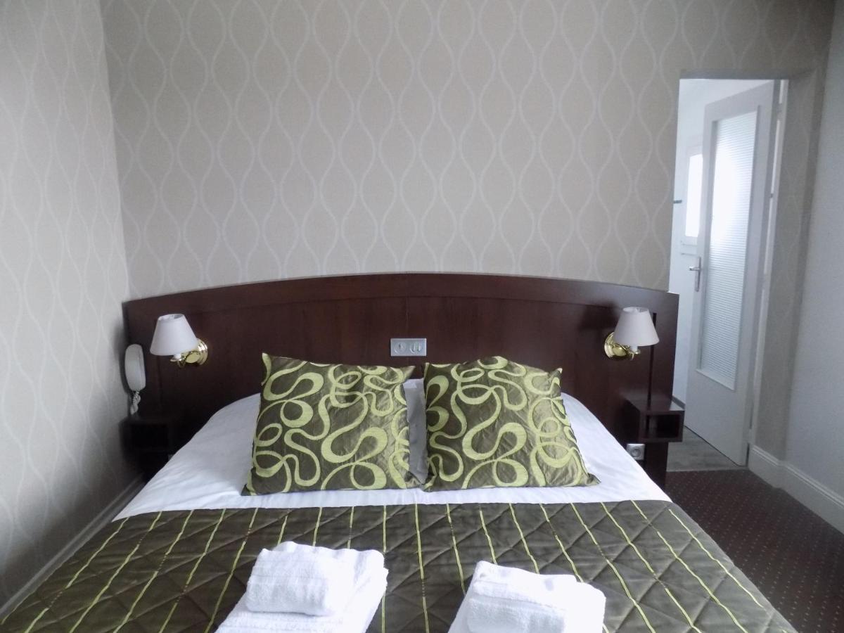 Logis Hotel La Breche - Restaurant Berthelot Αμπουάζ Εξωτερικό φωτογραφία