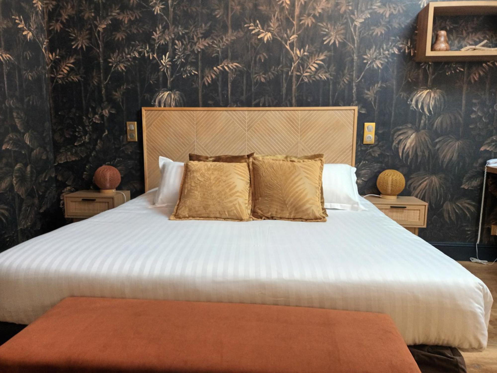 Logis Hotel La Breche - Restaurant Berthelot Αμπουάζ Εξωτερικό φωτογραφία