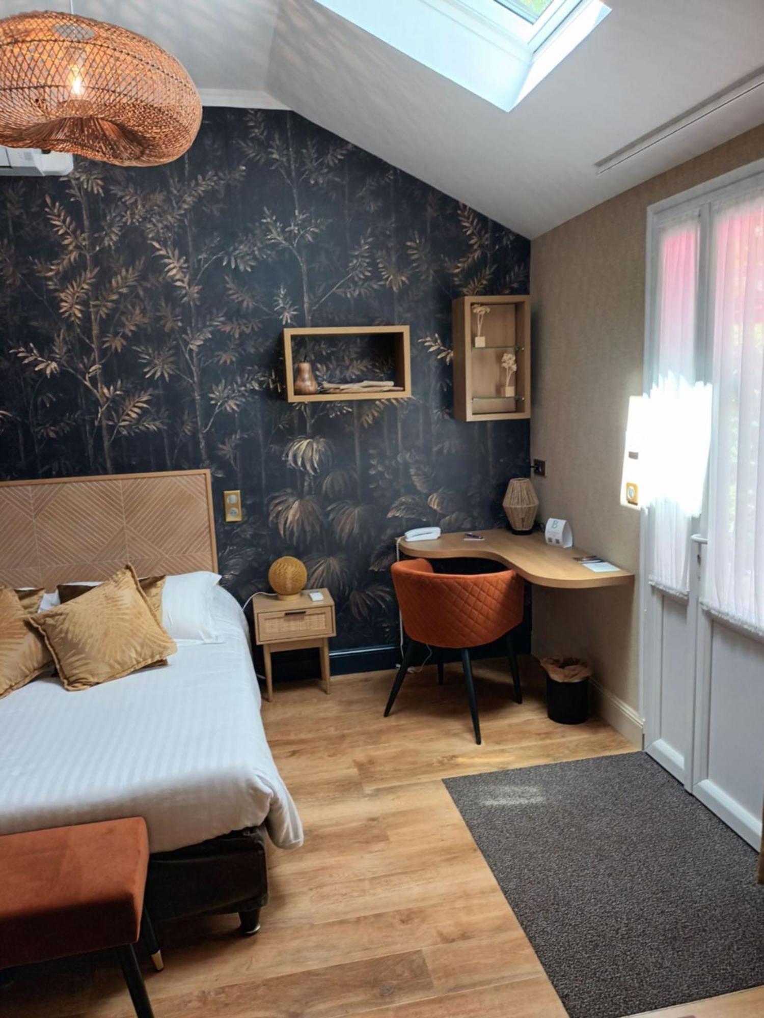 Logis Hotel La Breche - Restaurant Berthelot Αμπουάζ Εξωτερικό φωτογραφία