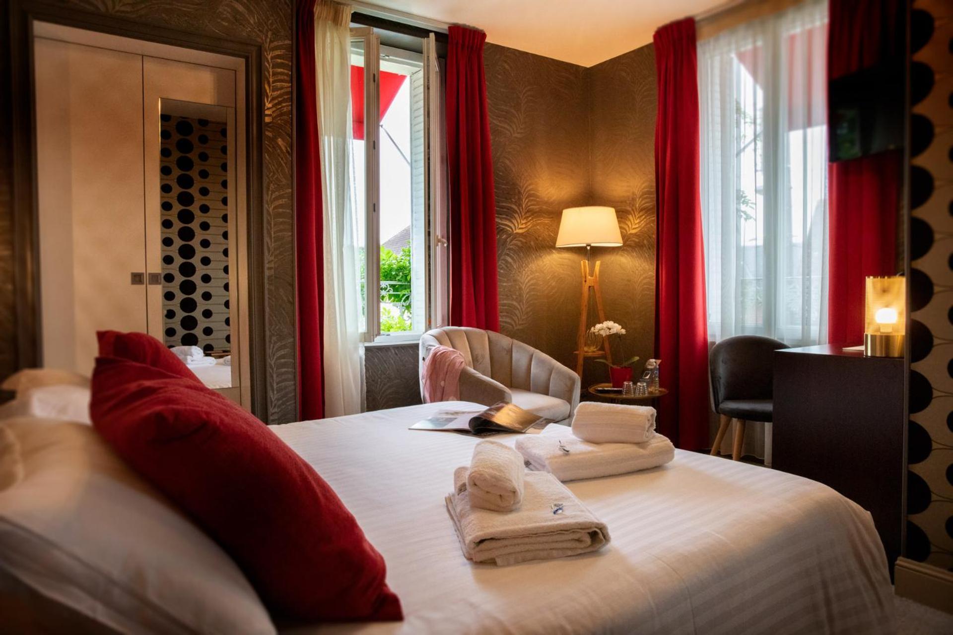 Logis Hotel La Breche - Restaurant Berthelot Αμπουάζ Εξωτερικό φωτογραφία