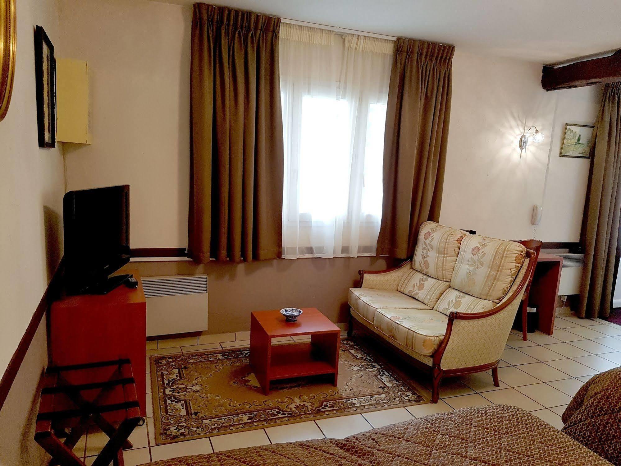 Logis Hotel La Breche - Restaurant Berthelot Αμπουάζ Εξωτερικό φωτογραφία